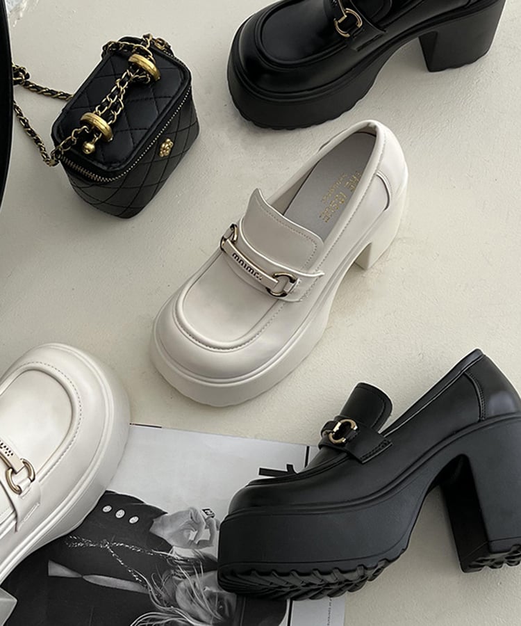 スクエアトゥチャンキーヒールビットロゴローファー10