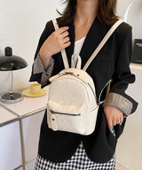 エンボスキャラクターワントーンミニリュック2