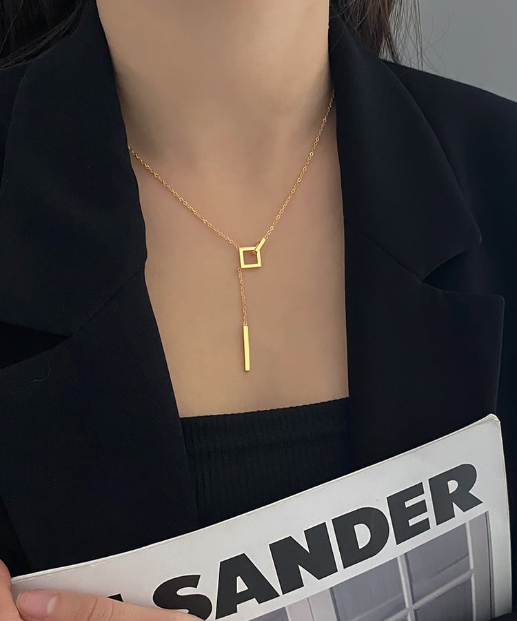 ダブルスクエアラリエットネックレス3