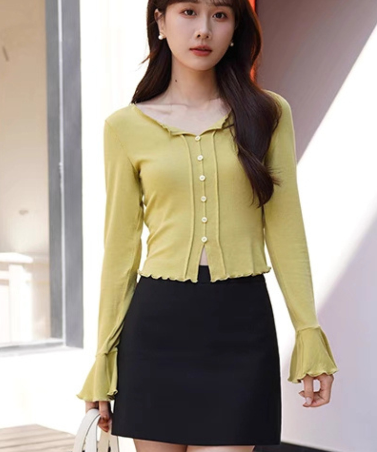 ベルスリーブスリムショートトップス