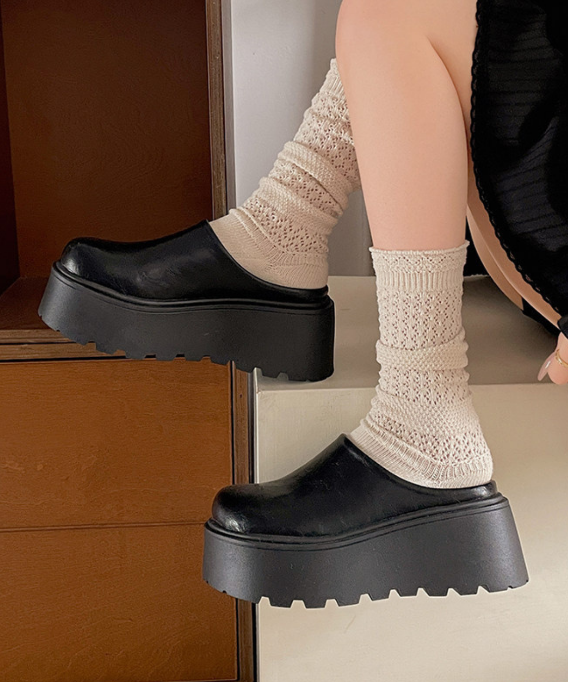 プラットフォームフェイクレザーサボ